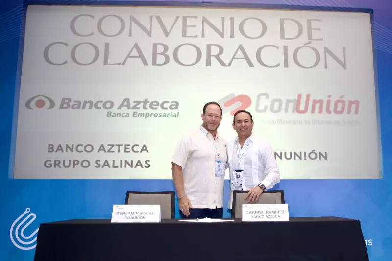 Benjamín Sacal, presidente del Consejo Mexicano de Uniones de Crédito (ConUnion), y Gabriel Ramírez, director de Banca Empresarial Azteca