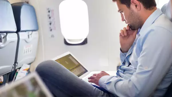 es-seguro-usar-wifi-avion