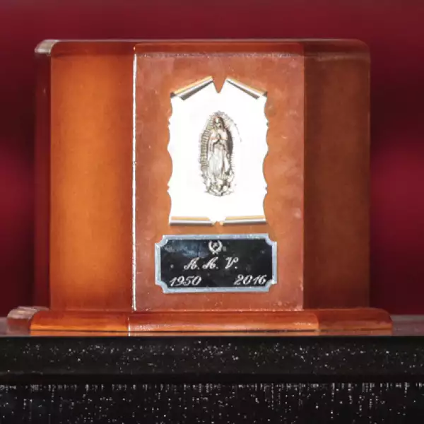 Urna con las cenizas de Juan Gabriel.