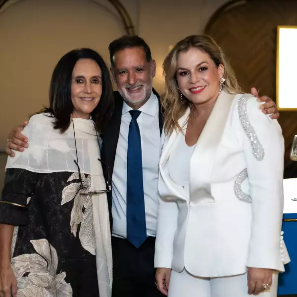 Isabel Azpiri, Álvaro Rey, Martha Brockman