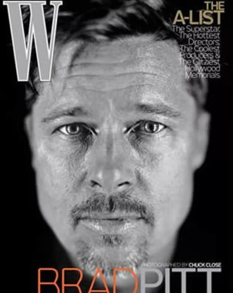 El actor se negó a que le hicieran retoques en Photoshop para la portada de una revista, por lo que a sus 45 años, luce orgulloso de todas sus marcas de expresión.