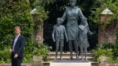 Príncipe Harry en la develación de la estatua de Diana de Gales en los jardines del Palacio de Kensington.