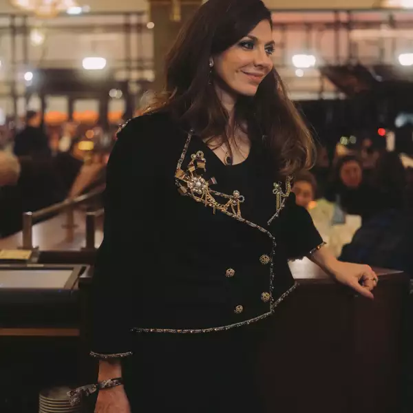 23_Amandine_DE_LA_RICHARDIERE_CHANEL_Metiers_d_art_Show_2019_20_2_23.jpg