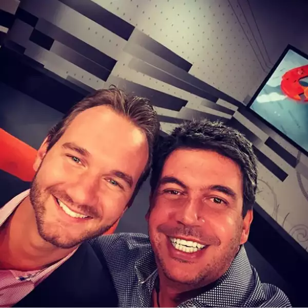 Con el escritor y orador motivacional Nick Vujicic.