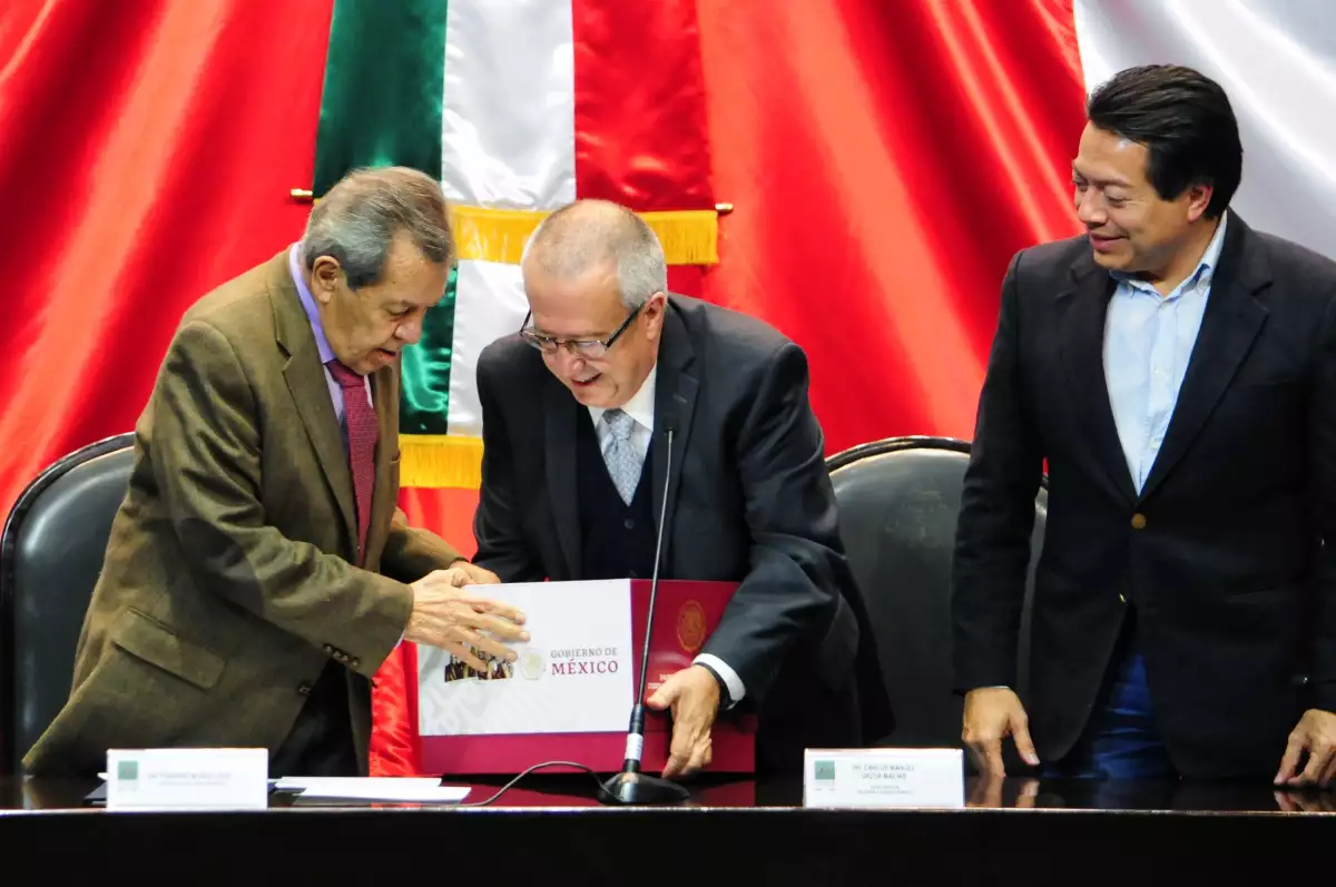 Entrega del paquete económico.