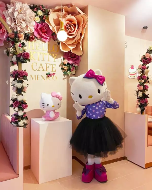 Hello Kitty Café