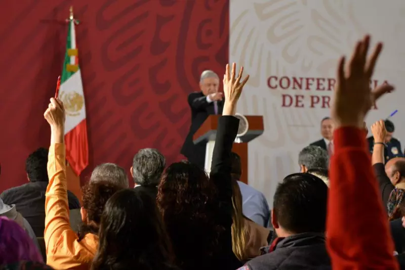 AMLO ataques prensa.jpg