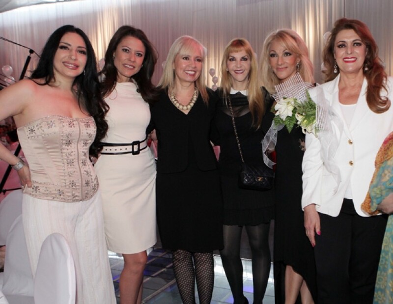 Luhana, Lorena Álvarez, Carla Estrada, Shanik Berman, Olivia Collins, Rosa Gloria Chagoyán.