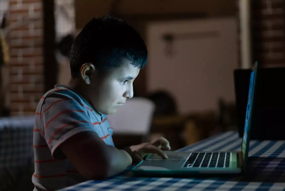 Día Internacional por una Internet Segura: cómo proteger a las infancias 