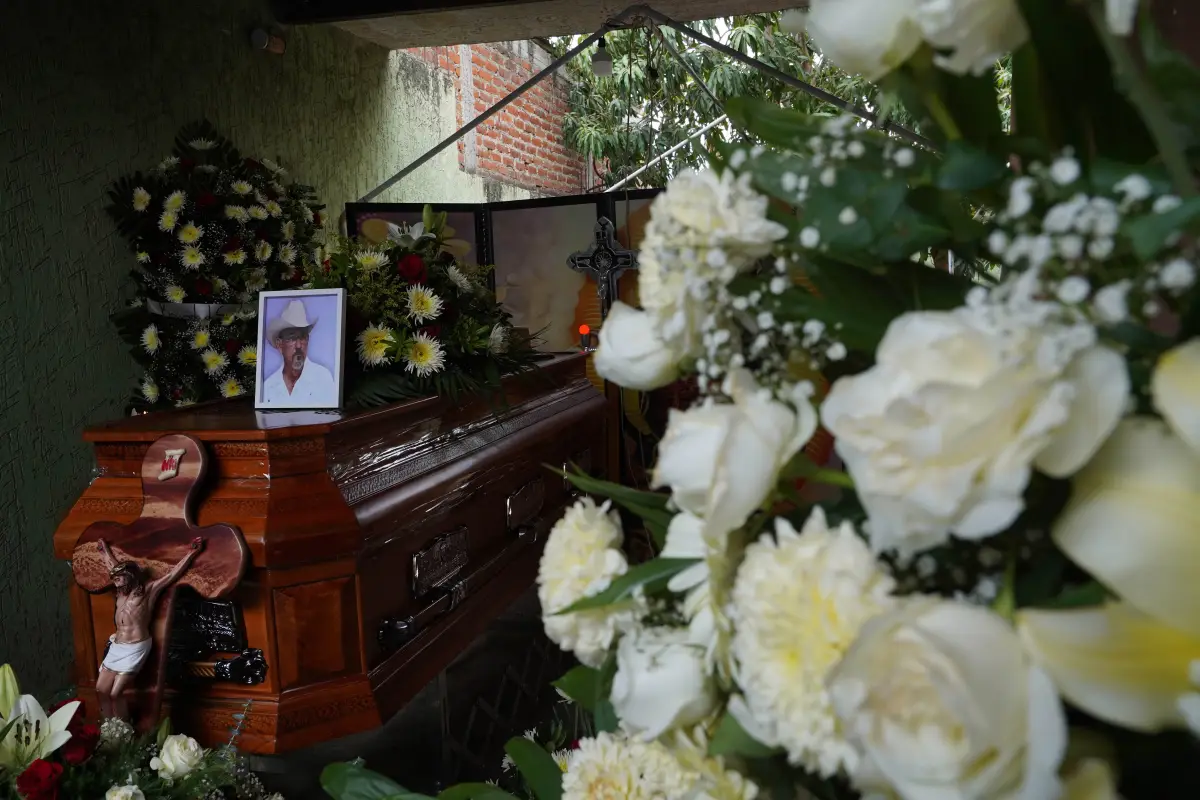 Funeral del ex líder de las autodefensas en Michoacán, Hipólito Mora, asesinado el día de ayer en la localidad de La Ruana, Michoacá.