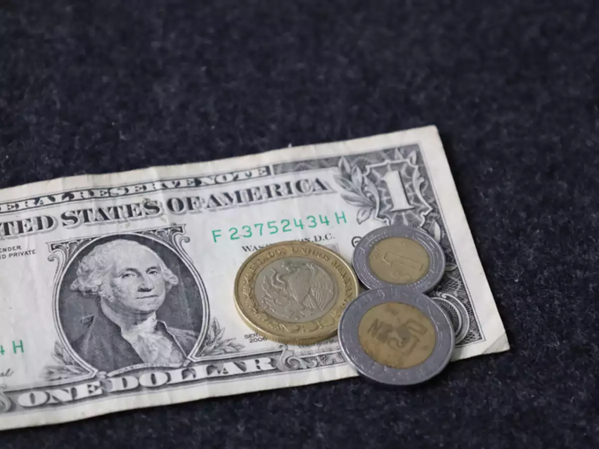 pesos por dólar