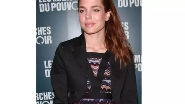 La princesa de Mónaco lució particularmente hermosa durante la alfombra roja de la nueva película de Clooney.