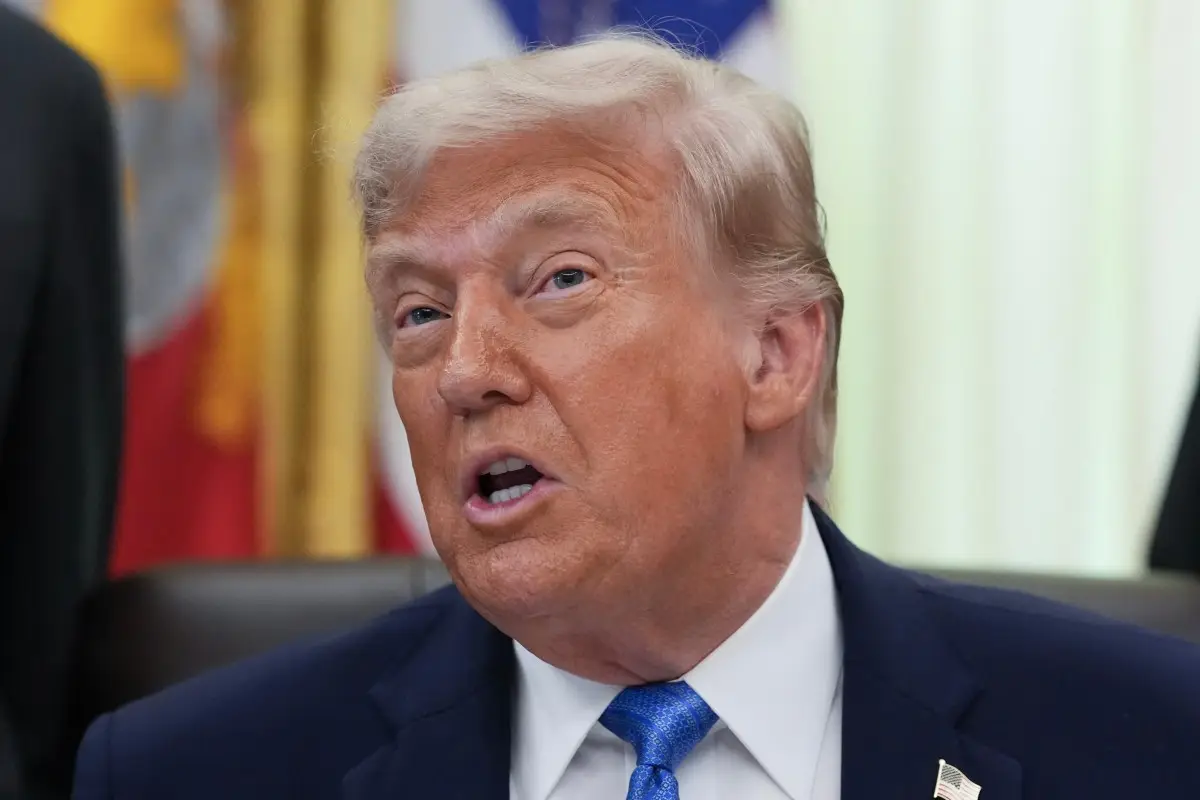 El presidente de los Estados Unidos, Donald Trump, habla durante una ceremonia de firma de la "Ley de Seguridad de Estados Unidos" en la Oficina Oval de la Casa Blanca en Washington, DC, el 10 de junio de 2026.