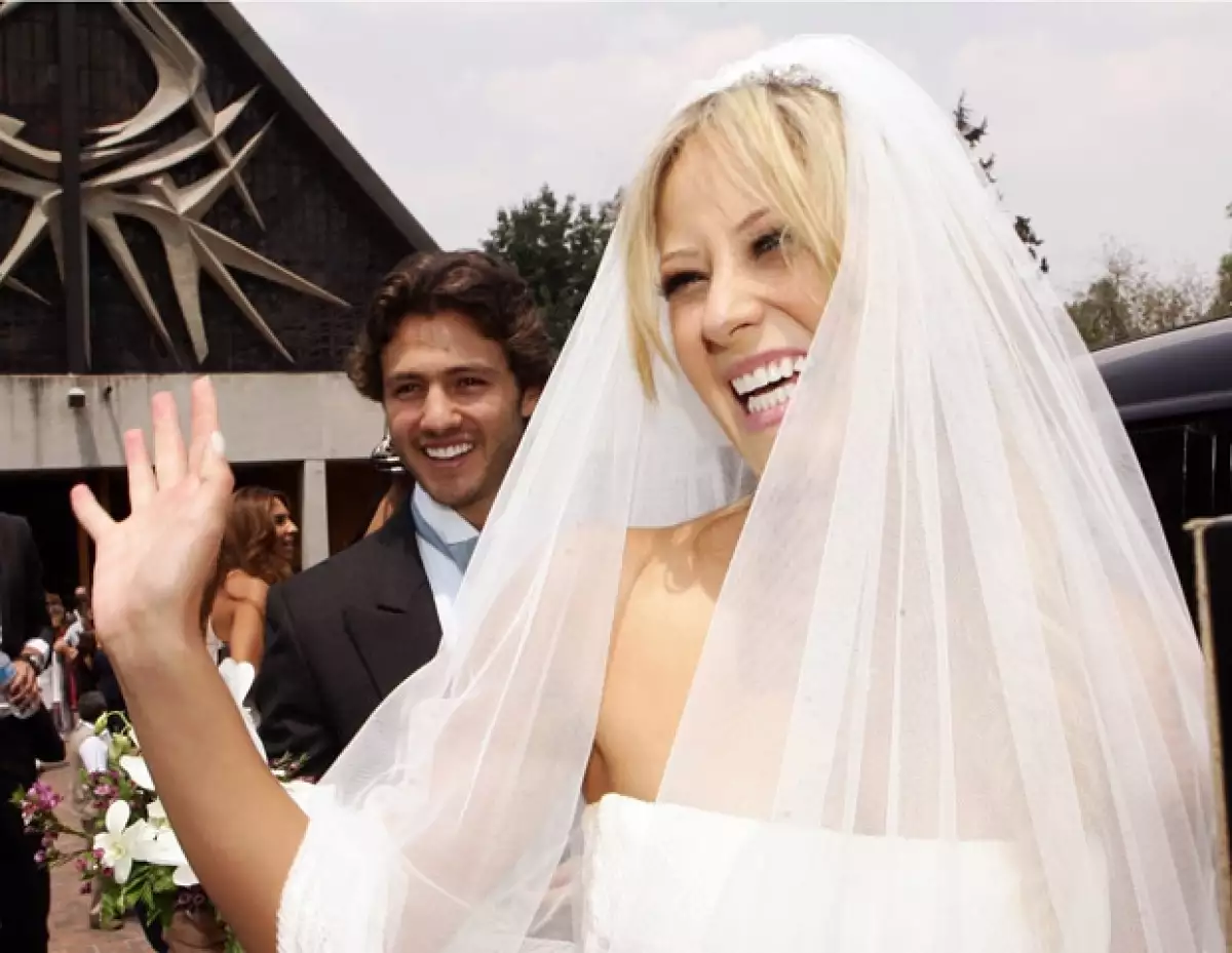 Después de la ceremonia religiosa, Vanessa Huppenkhoten y Juan Fernández brindarían un banquete a más de 400 invitados.