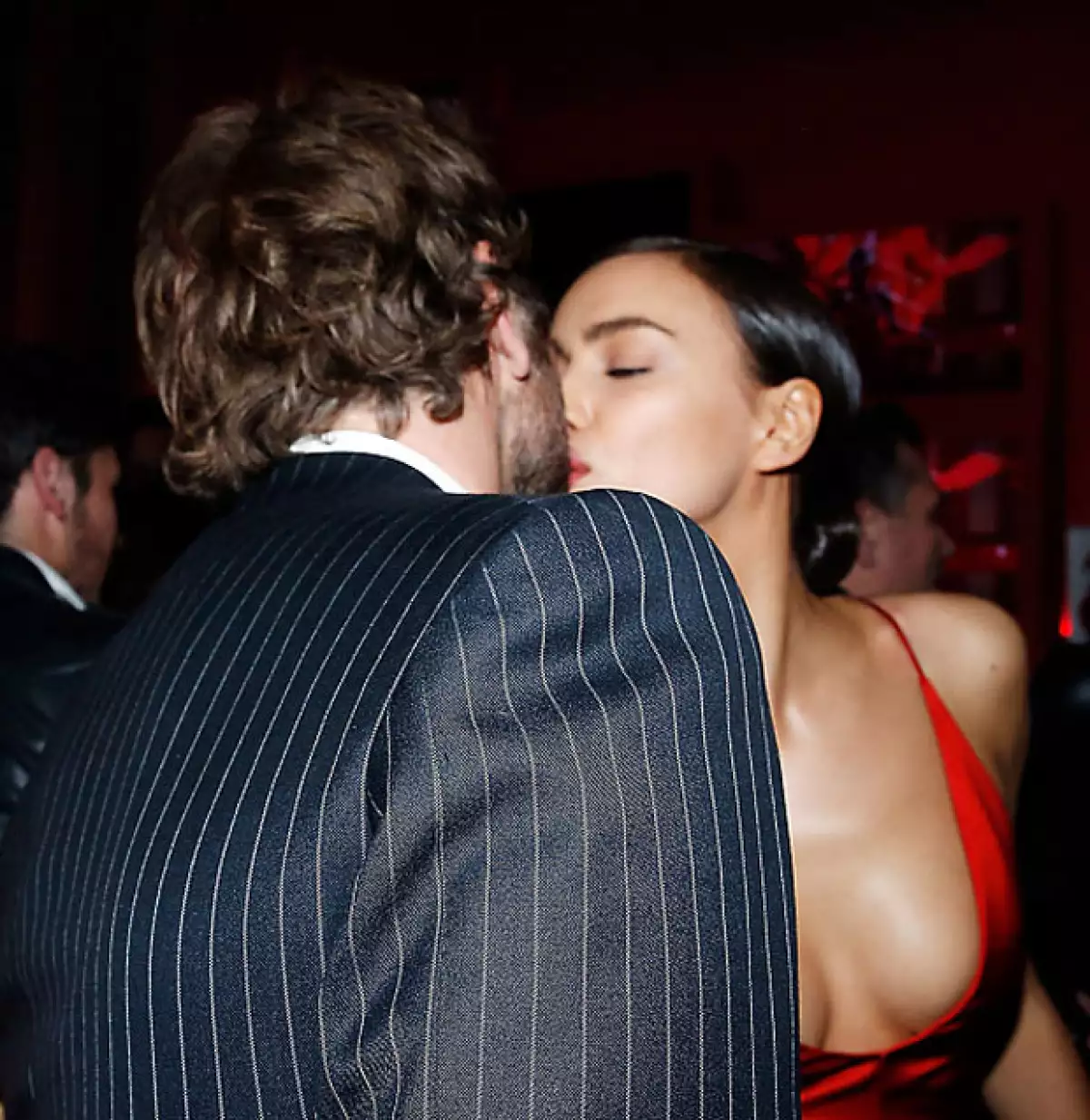 La pareja finalmente debutó de manera oficial en la fiesta de L'Oreal Red Obssesion en París.