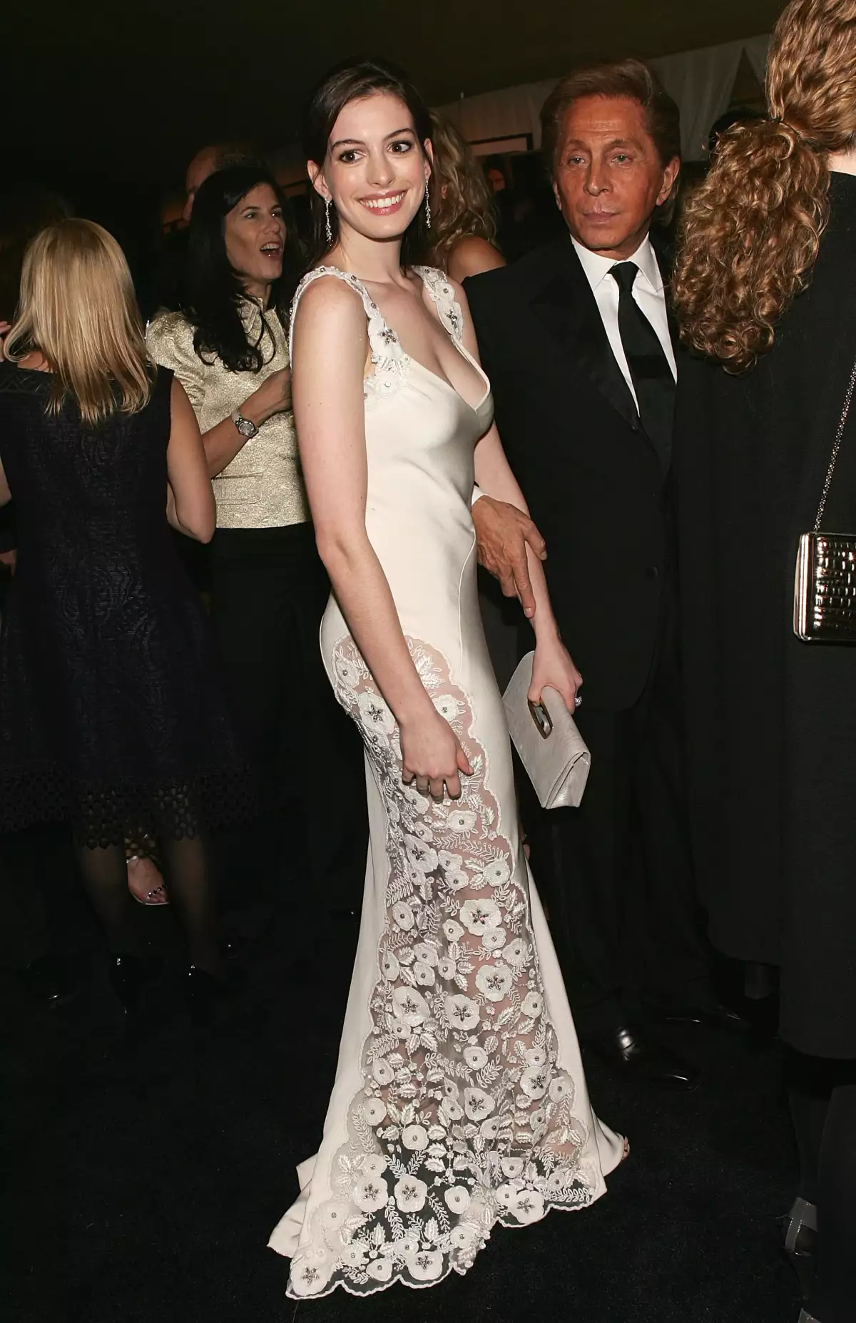 valentino garavani anne hathaway
