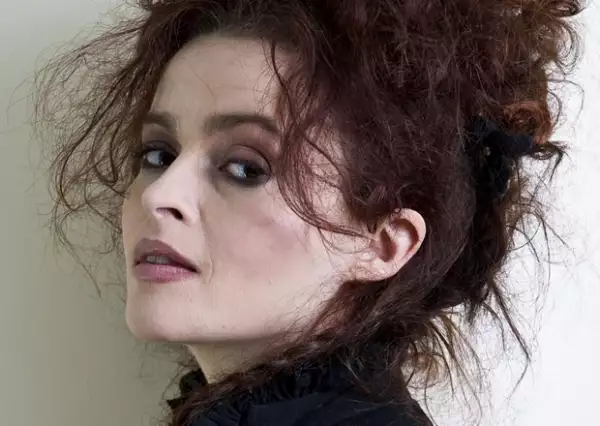 Conocida por su indiscutible talento tanto como por sus locuras dentro y fuera de la alfombra roja, esta actriz inglesa no deja de sorprendernos.