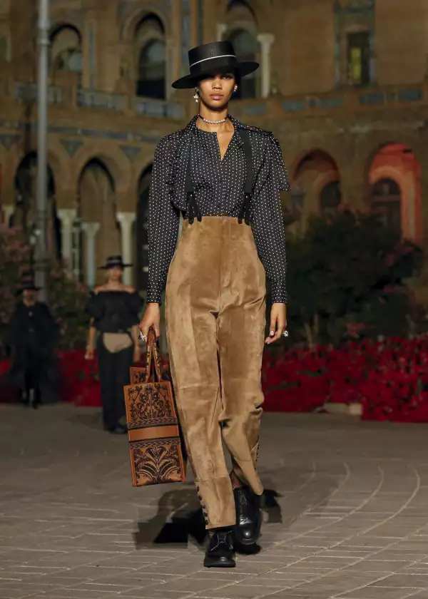 dior cruise 2023 sevillq