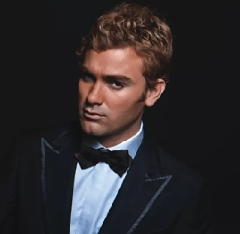 El actor de "Los exitosos Pérez" fue elegido por los lectores de Quién.com para aparecer en el famoso top de la revista Quién de Los 12 hombres más sexys.
