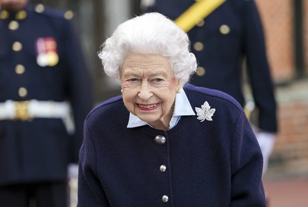 Queen Elizabeth II Meets The Royal Regiment Of Canadian Artillery