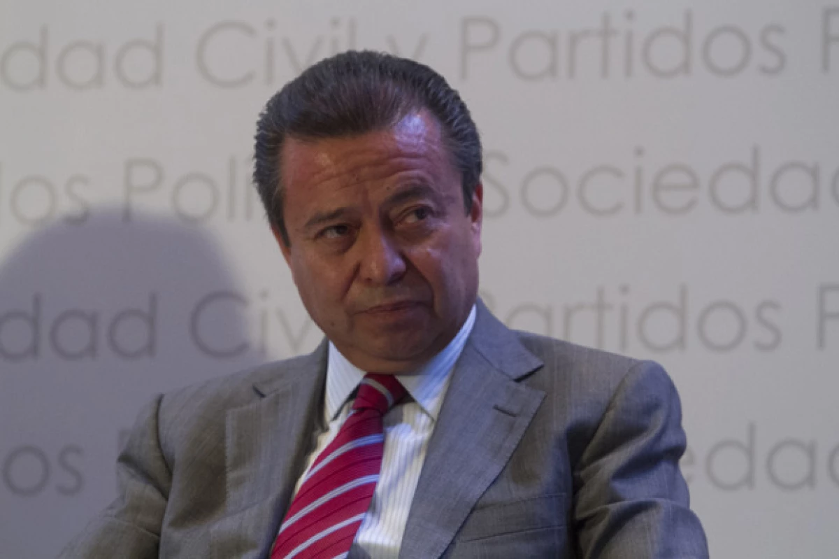 El dirigente del PRI confesó su afición por relojes de lujo, misma que comparte con personalidades como el actor de Hollywood y el ex presidente de Francia, Nicolás Sarkozy.