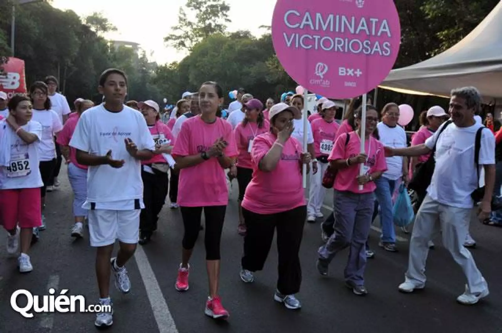 Bertha Aguilar inicia la carrera ´Huellas´
