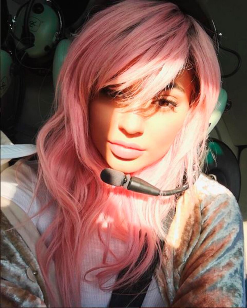 Kylie optó por un look muy romántico para la ocasión.