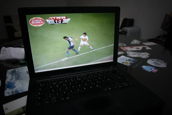 Seis años atrás, los servicios de 'streaming' no eran tan comunes como ahora, y los Rayados se vieron obligados a improvisar para no dejar a su afición sin juegos por las pantallas.