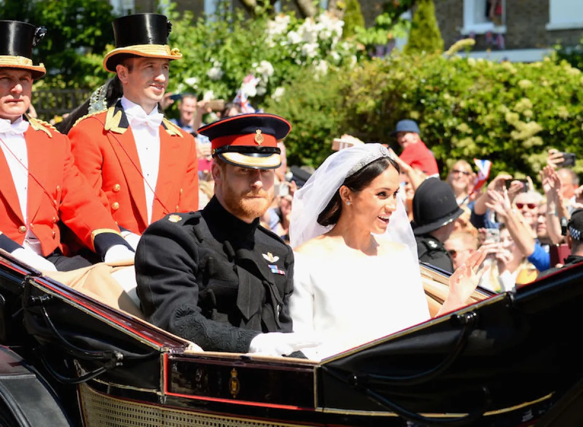 Meghan y Harry paseando por Windsor