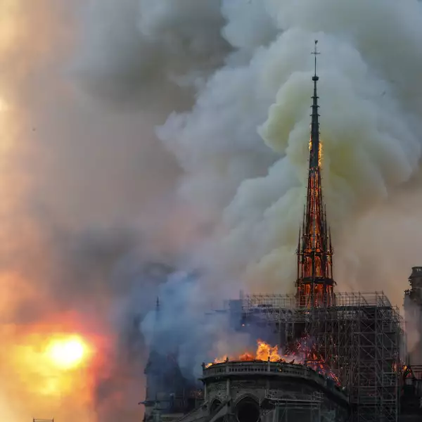 Incendio Notre Dame-5