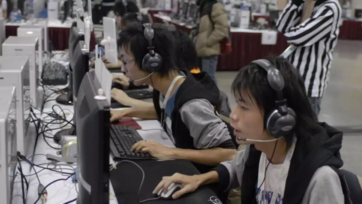 gamers juego en línea asiáticos