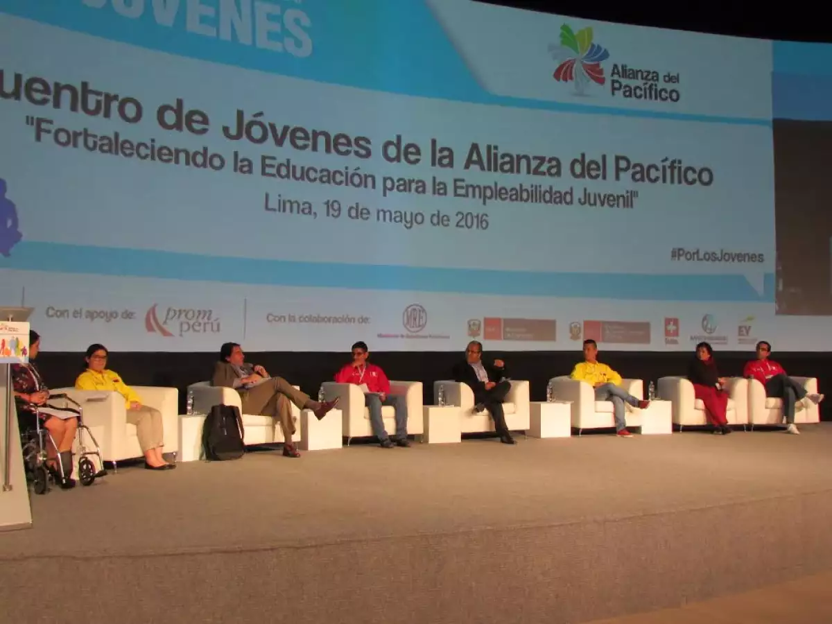 Los funcionarios destacaron la necesidad de ajustarse a una nueva economía mundial que requiere un cambio en el sistema de formación.