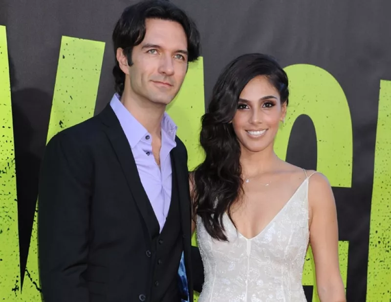 El nominado al Oscar y la actriz se encontraron durante la alfombra roja de la premiere de la cinta "Savages" en Los Ángeles, California, sin embargo éste no fue motivo para saludarse.