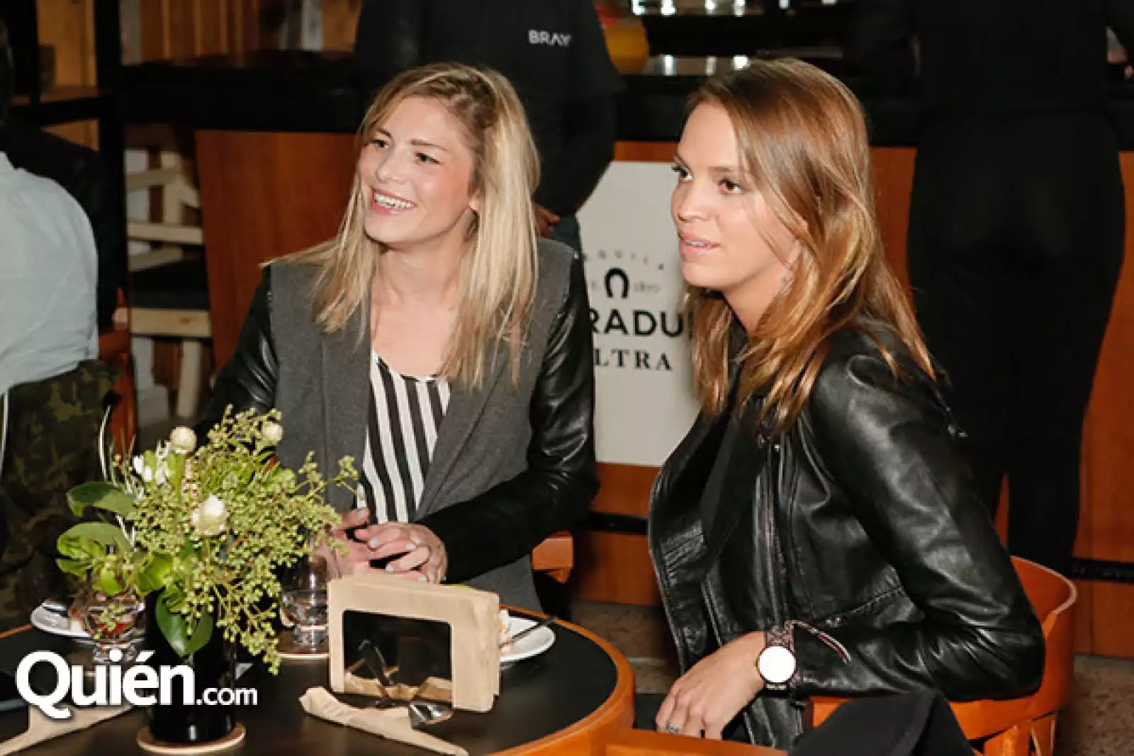 Siophan Bariwstea y Alexa Firmenich