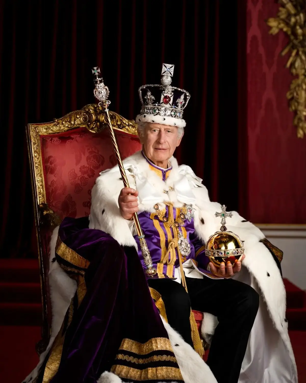 El rey Carlos III fue coronado el 6 de mayo