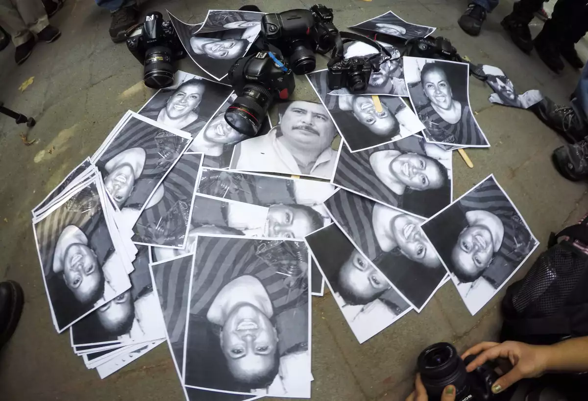 En lo que va de la administración del gobernador priista Javier Duarte, 16 periodistas han perdido al vida en cumplimiento de su tarea informativa en Veracruz.