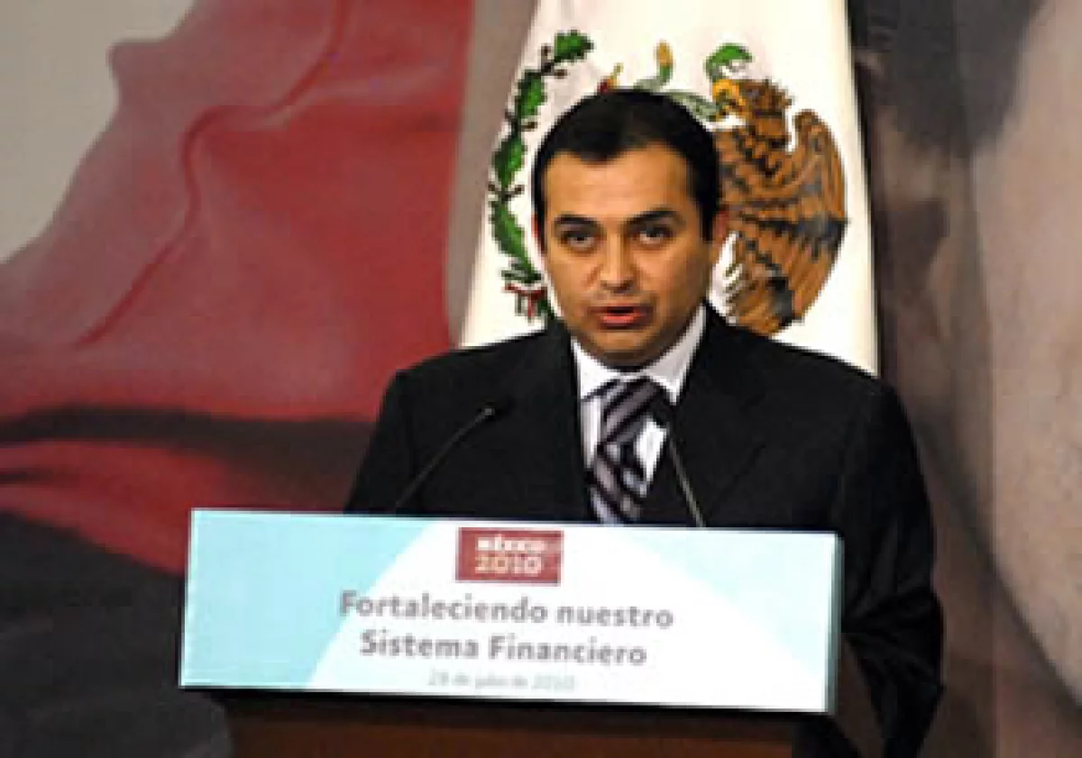 Ernesto Cordero, secretario de Hacienda, propuso varias medidas para frenar el lavado de dinero en el país. (Foto: Archivo Notimex)