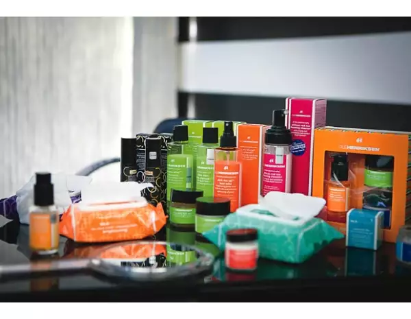 La línea de productos de Henriksen sólo está a la venta en Sephora.