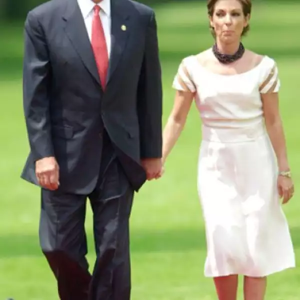 Muy tomados de la mano durante la ceremonia dedicada a los atletas mexicanos que participaron en los Juegos Panamericanos en 2003.