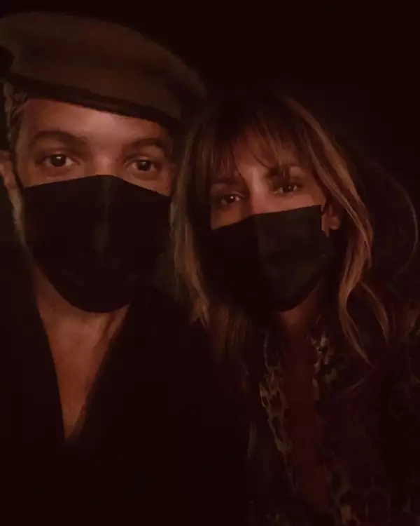 van-hunt-halle-berry.jpg