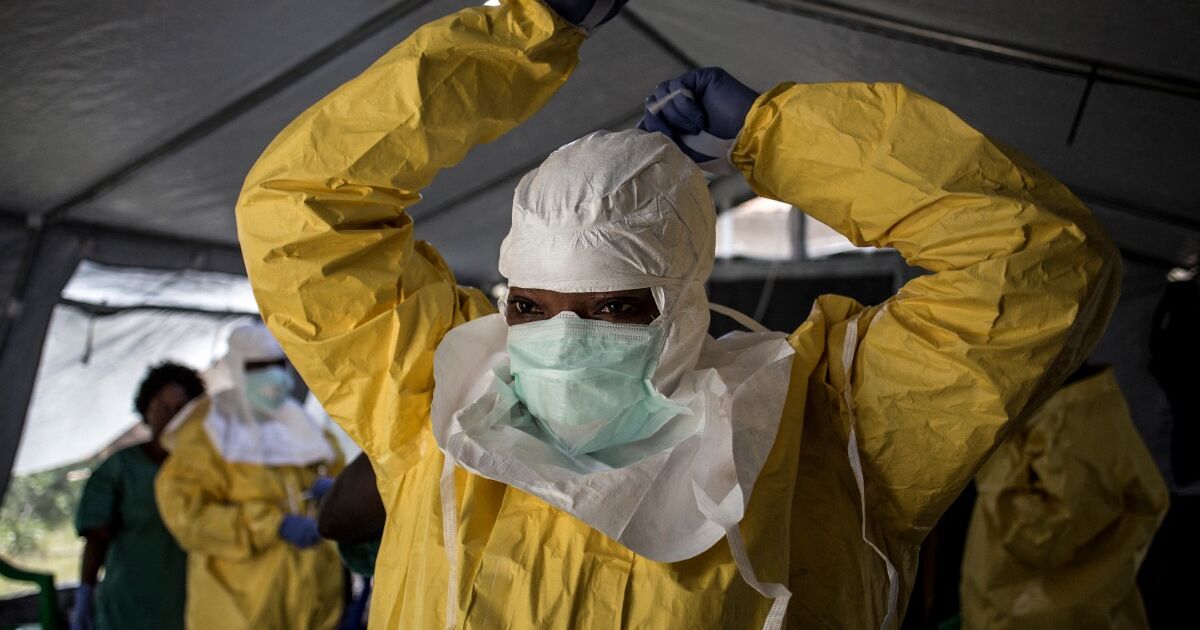 OMS declara emergencia internacional por brote de ébola en RDC
