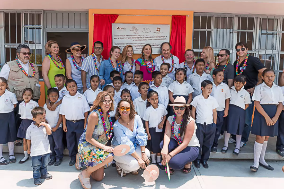 Niños en Alegría y Happy Harts Mx inauguran escuela en Iguala Guerrero
