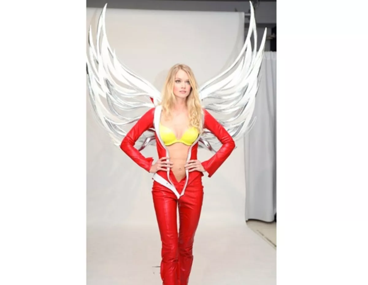 Lindsay Ellingson realizó unas pruebas antes del desfile.