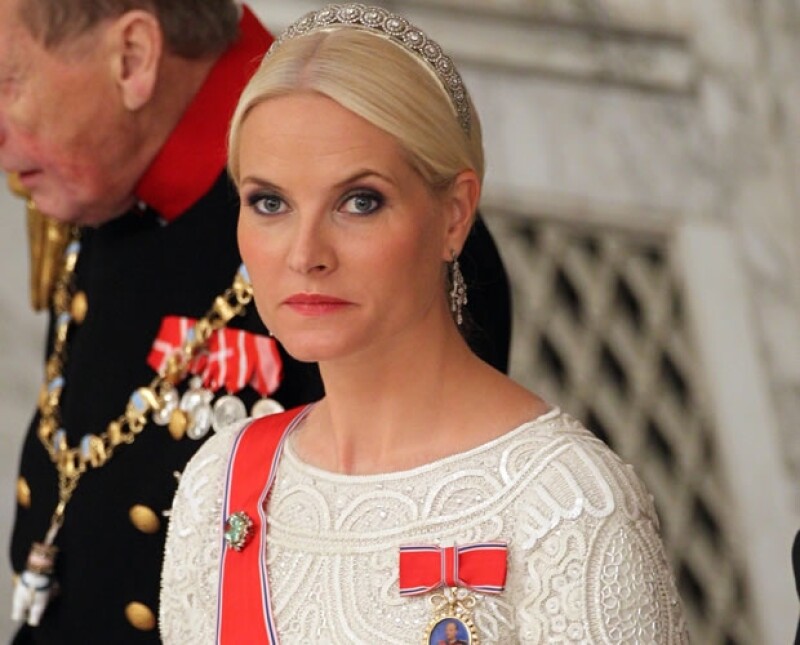 No todo es color de rosa en la vida de las princesas. Es el caso de la polémica Mette-Marit de Noruega, señalada por las encuestas como el miembro de la familia real que peor cumple con su papel.