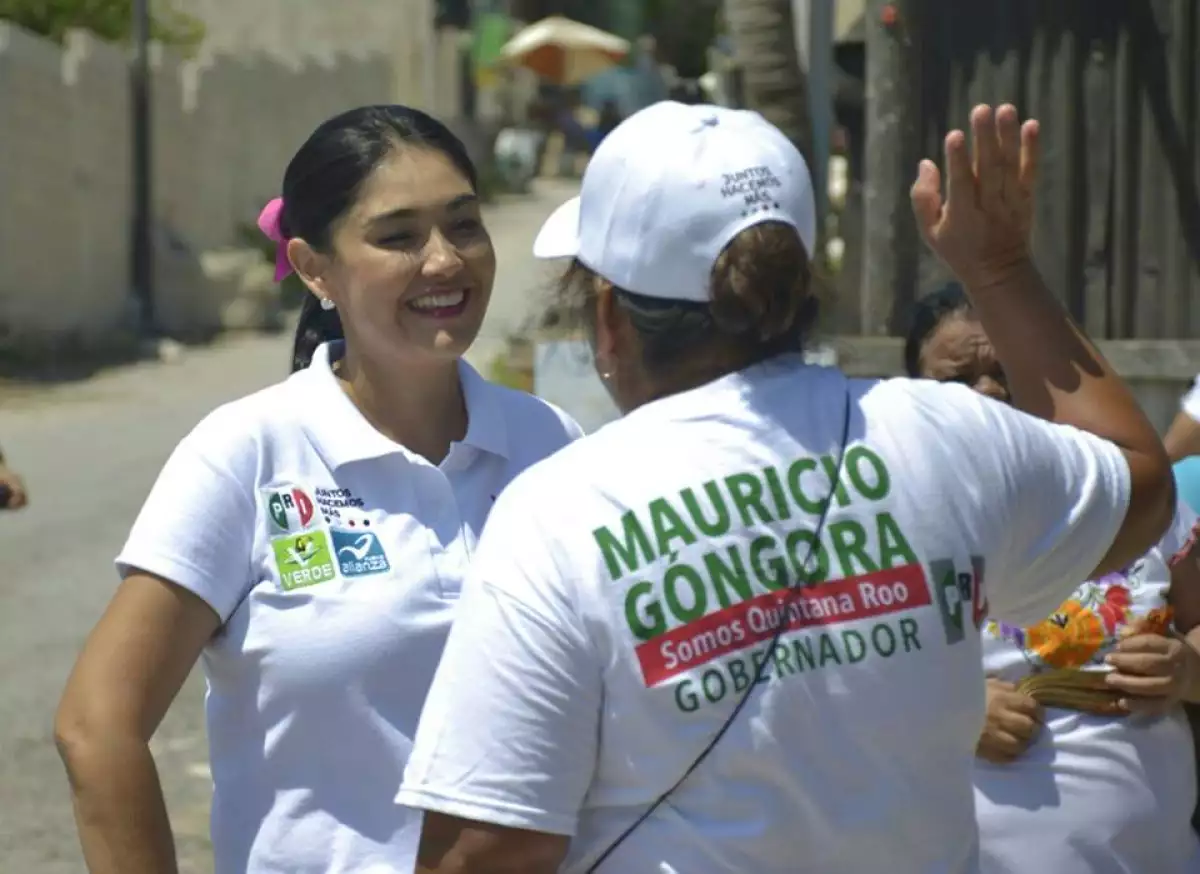 La esposa del abanderado priista, Mauricio Góngora, se ha mostrado cercana a los quintanarroenses. 
