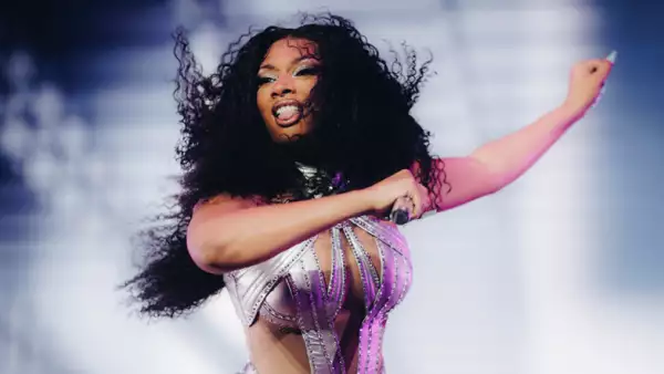 coachella-megan-escenario