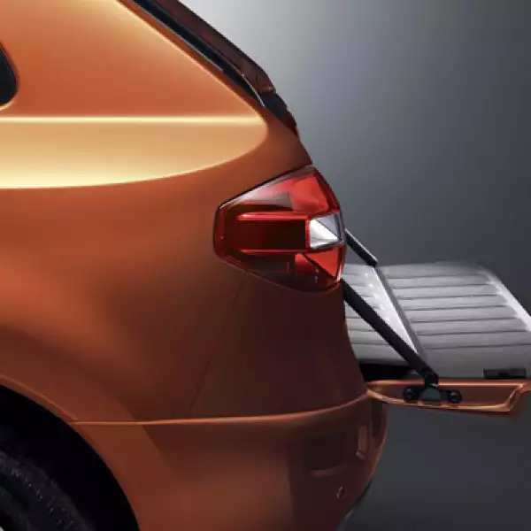 En la parte trasera las cosas se han mantenido iguales: no hubo un sólo cambio en el diseño de la iluminación de las calaveras.