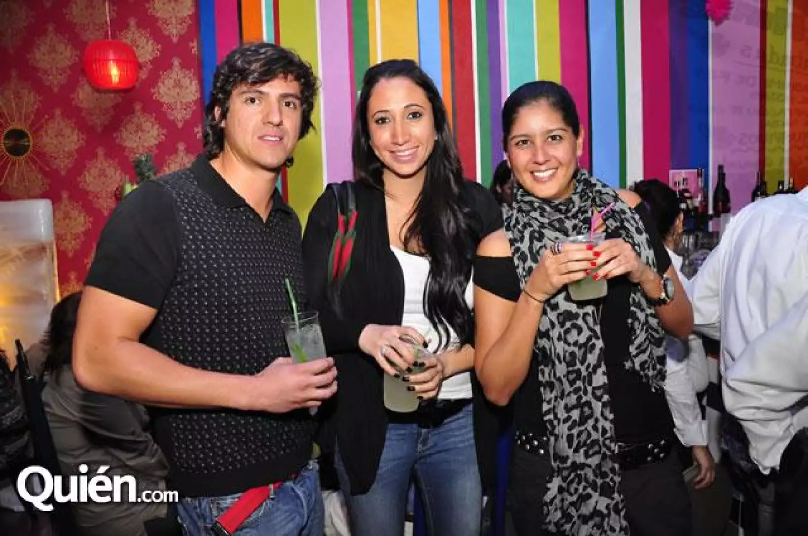 Carlos Kolofon,Gina Litchi,Ginni Órnelas