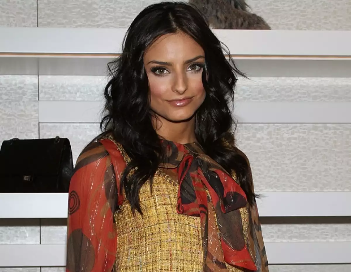 La joven actriz reveló que el nombre de la cinta es "Abolición de la propiedad", dónde hablará en checo y español.