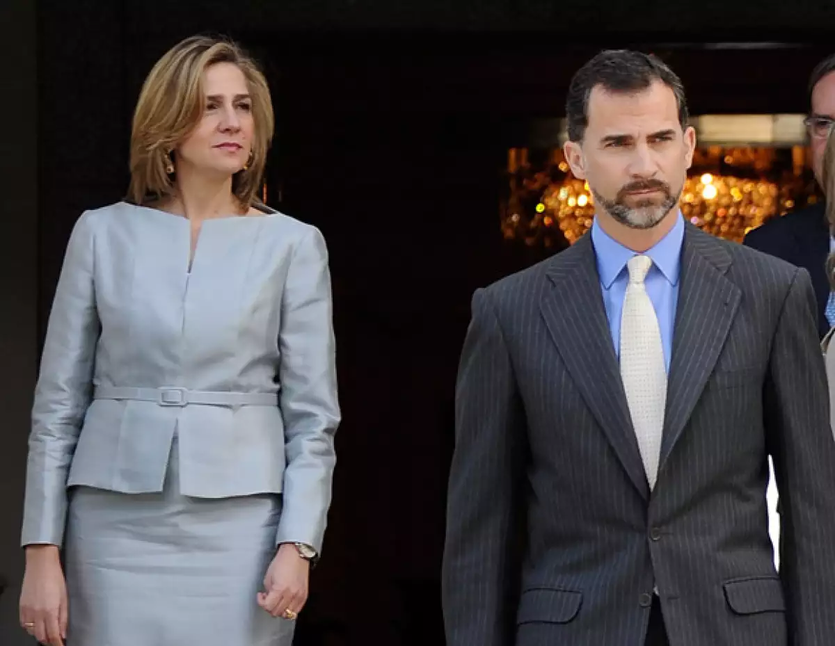 La Casa Real adelantó que mañana se publicará el Real Decreto en el que revocan el título de Duquesa de Palma de Mallorca a la hija de Don Juan Carlos, aseguran medios españoles.